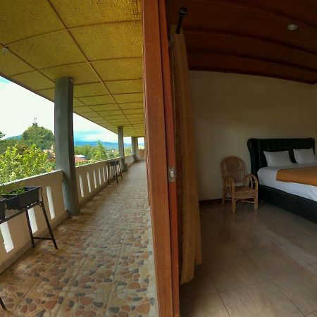 Pias Poppies Hotel Rantepao Eksteriør billede